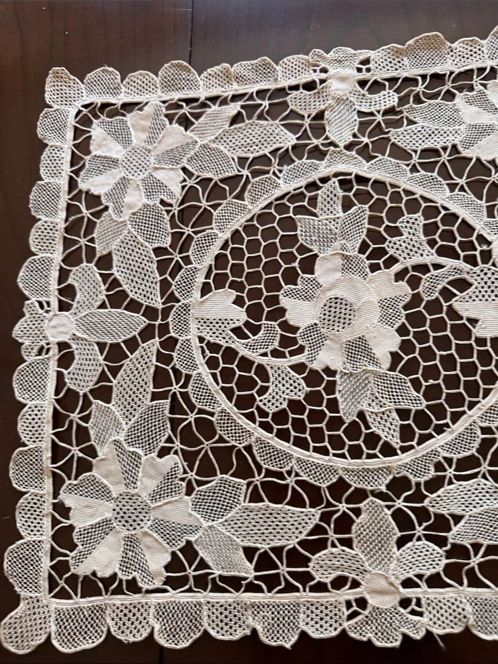 Vintage Beige Lace Table Runner